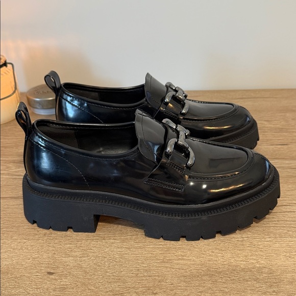 Madden Girl Harlow Platform Black Patent Loafers w/Front Buckles. NWOT - Picture 4 of 8
